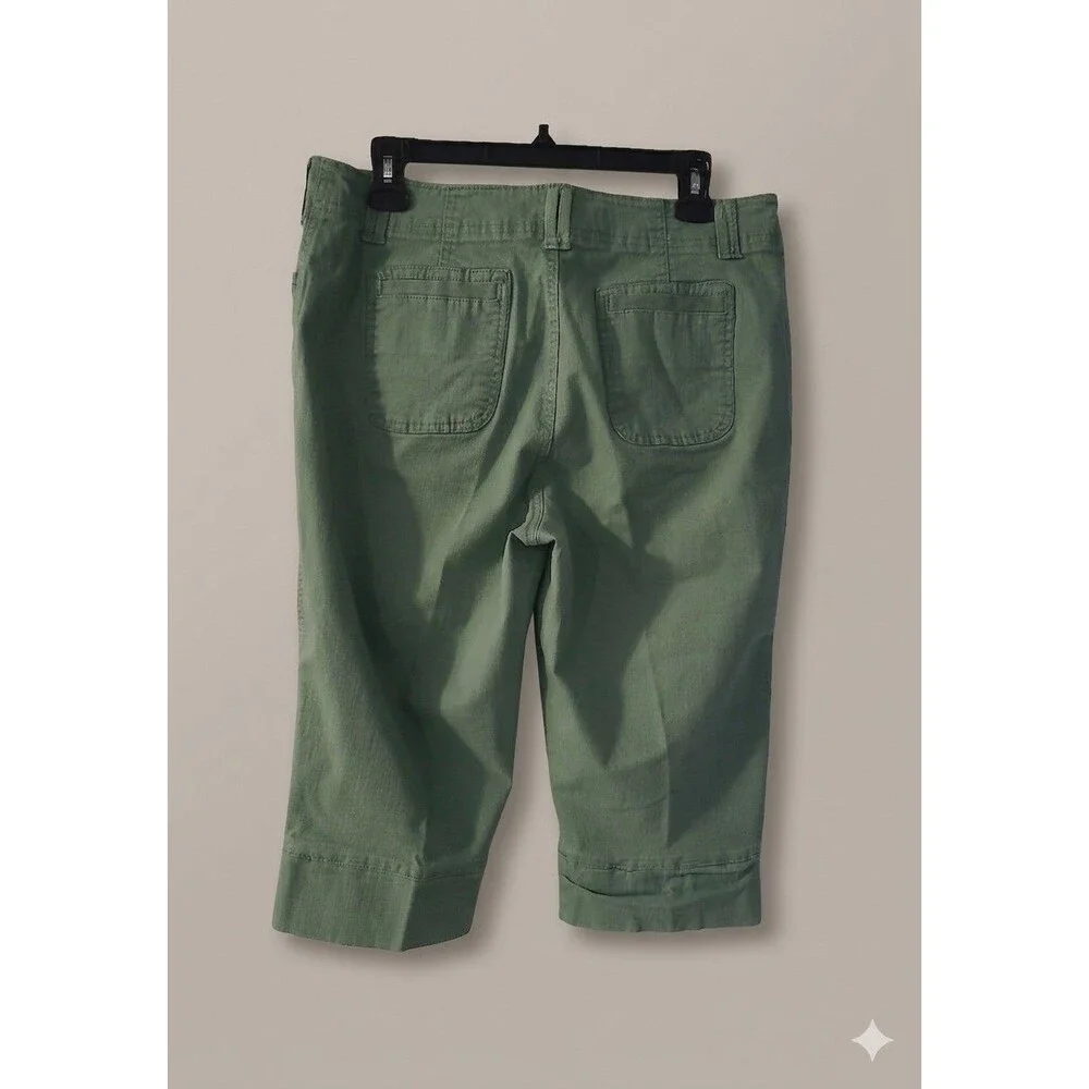 Women's Gloria Vanderbilt Green Denim Capri Pants. Size 12 - Picture 2 of 4